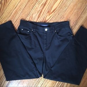 Jones New York sleek black ankle pants!